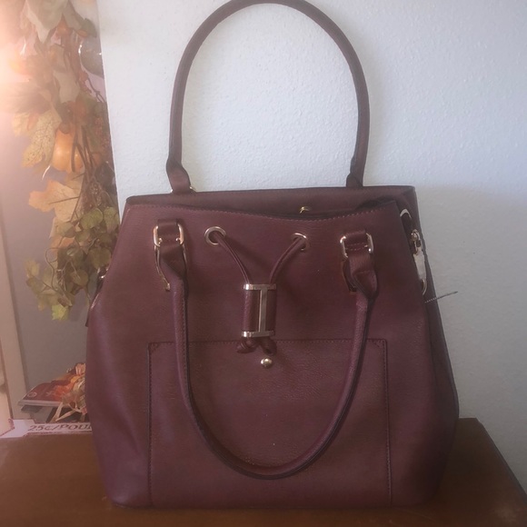 Handbags - NWOT GORGEOUS burgundy handbag!!!